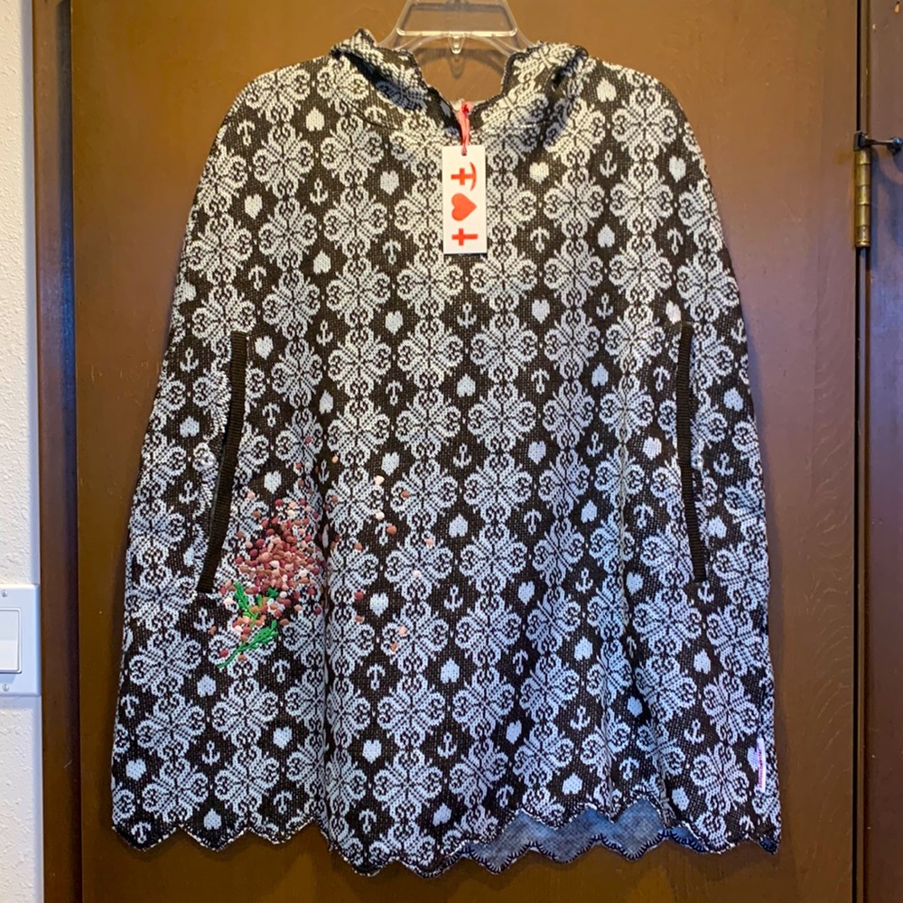 Blutsgeschwister hooded poncho